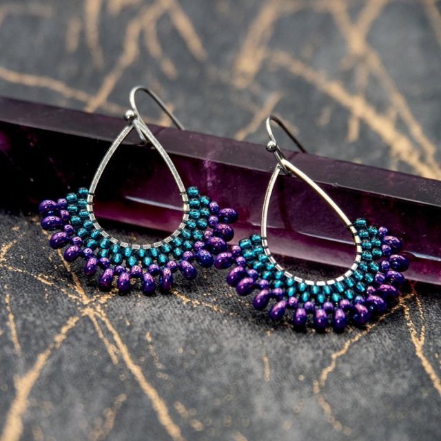 Kolczyki z drobnymi koralikami "Pawie oko"