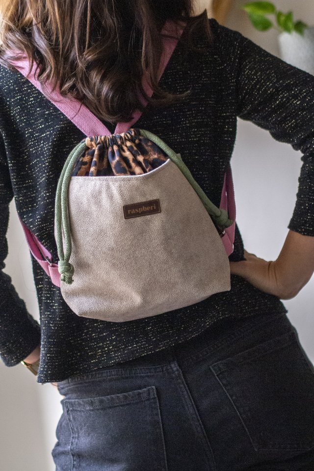 Brązowo-beżowy workoplecak mini panterka