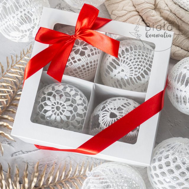 Zestaw 4 bombek prezent pod choinkę