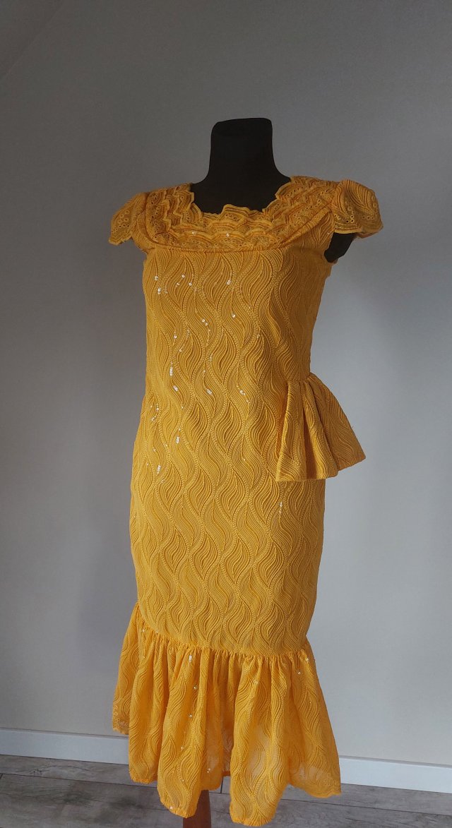 Vintage handmade  żółta sukienka z falbaną  cekiny haft S