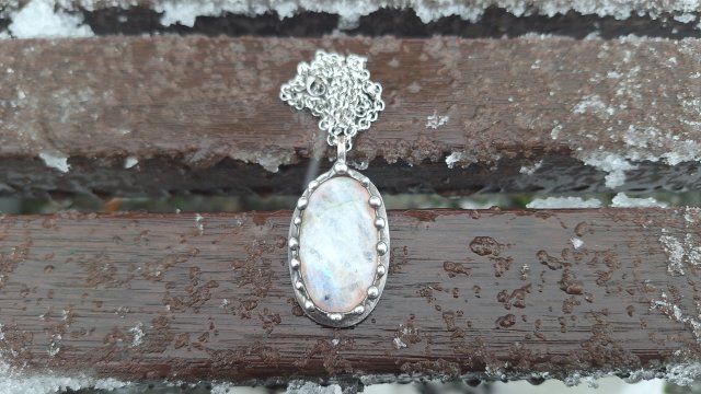 Kamień księżycowy - wisiorek