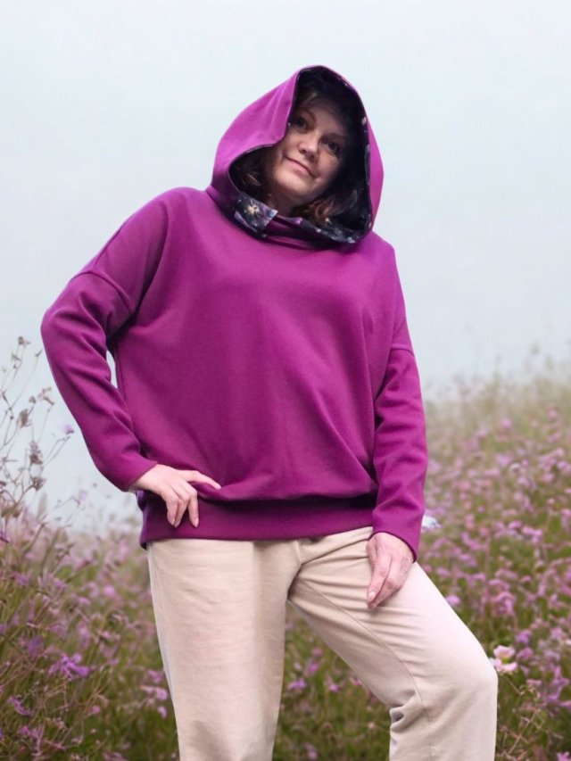 BLUZA OVERSIZE AMARANTOWA Z KAPTUREM