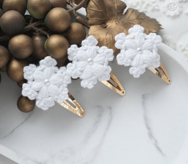 Świąteczna spinka do włosów dla dziewczynki LUNA śnieżynka SL22