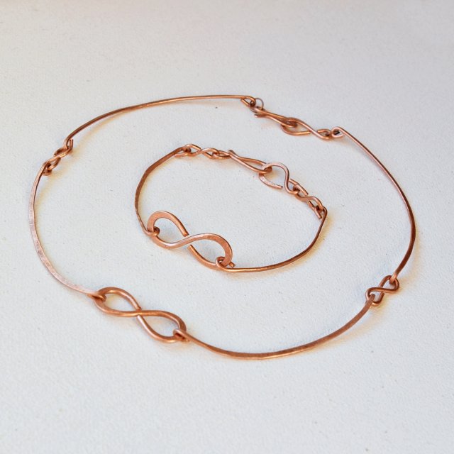 Komplet biżuterii miedzianej - kolczyki i wisiorek z miedzi /3/ symbol nieskończoności