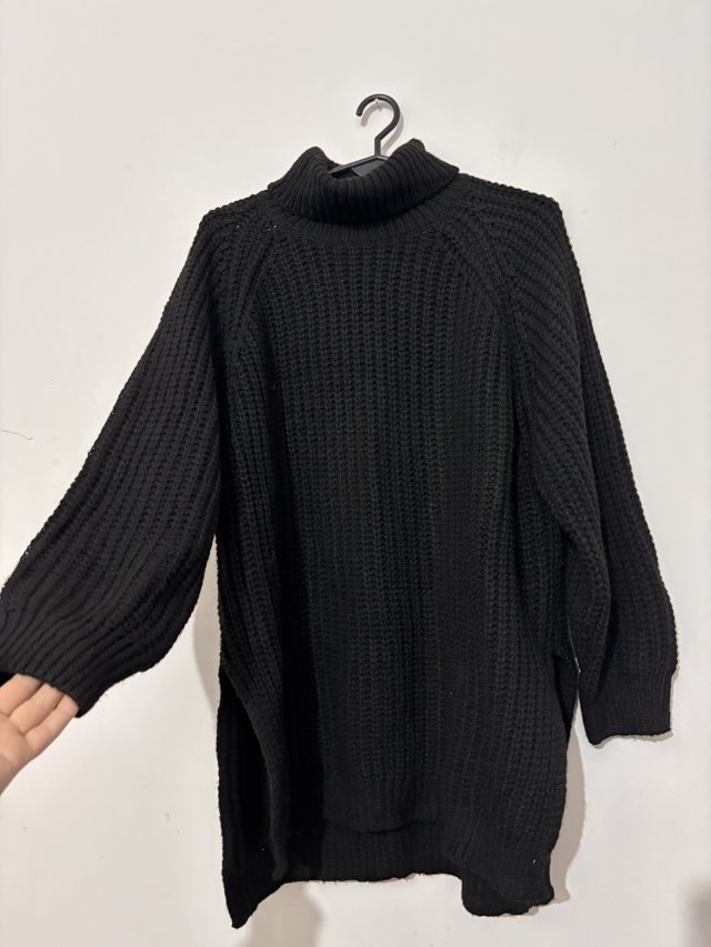 Czarny długi sweter z golfem, gruby splot, rozcięcia po bokach, oversize, miękki i ciepły XXl 3xL