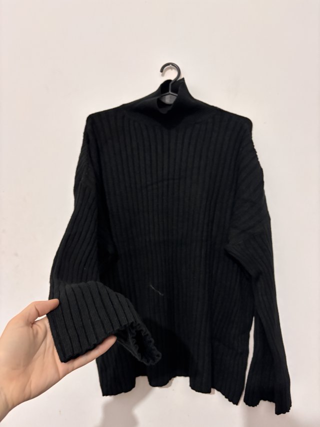 Czarny miękki golfowy sweter oversize w prążek, luźny krój, długie rękawy L Xl 40 42