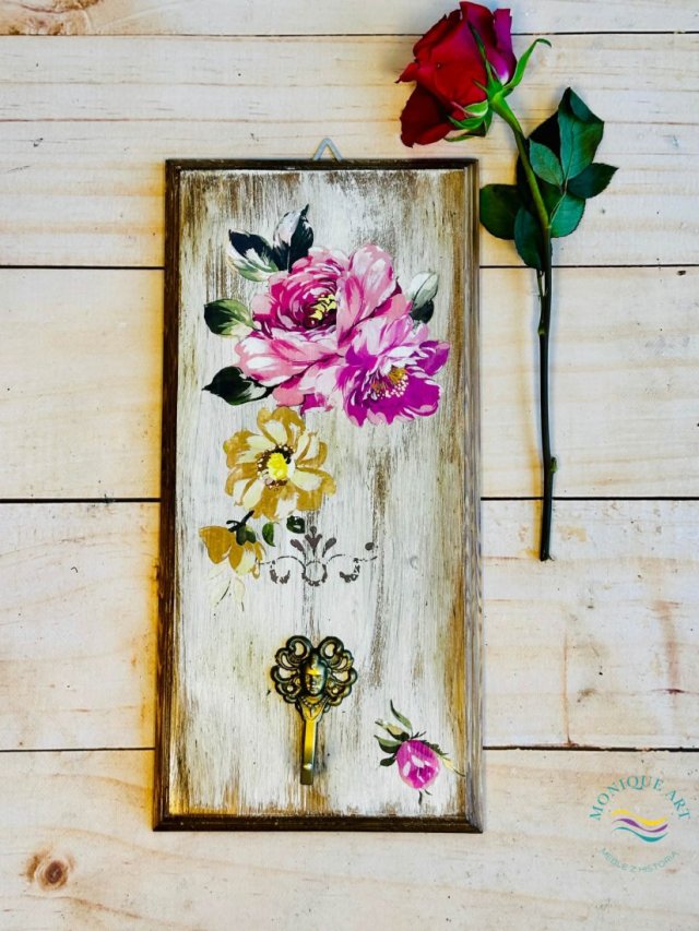 Wieszak shabby chic z kwiatami, uchwyt anioł, na ścianę