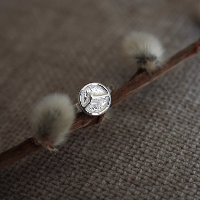 Pierścionek z górskim szczytem