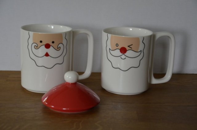 dwa świąteczne kubki mikołaje Lawrence Grey