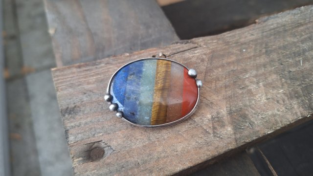 Wiele w jednym - broszka