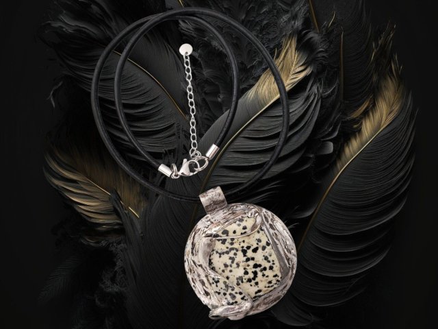 naszyjnik z witrażowym wisiorem DALMATINO jaspis