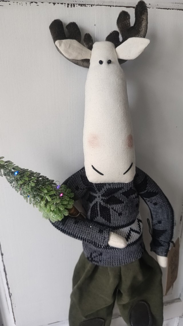 Łoś/ renifer z choinką