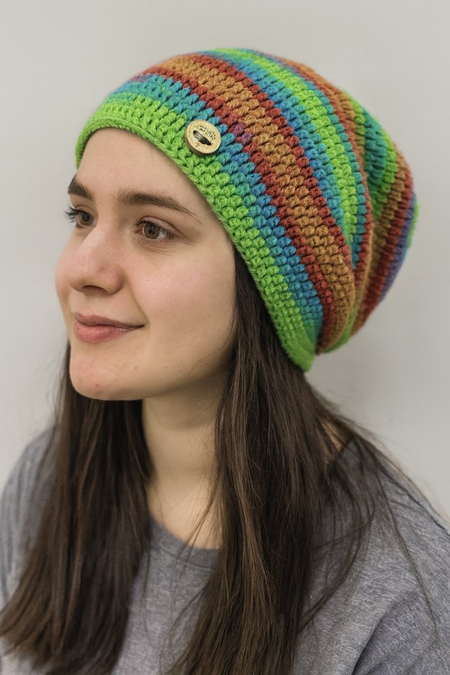 Kolorowa czapka całoroczna przejściowa cienka all season uniwersalna M/L