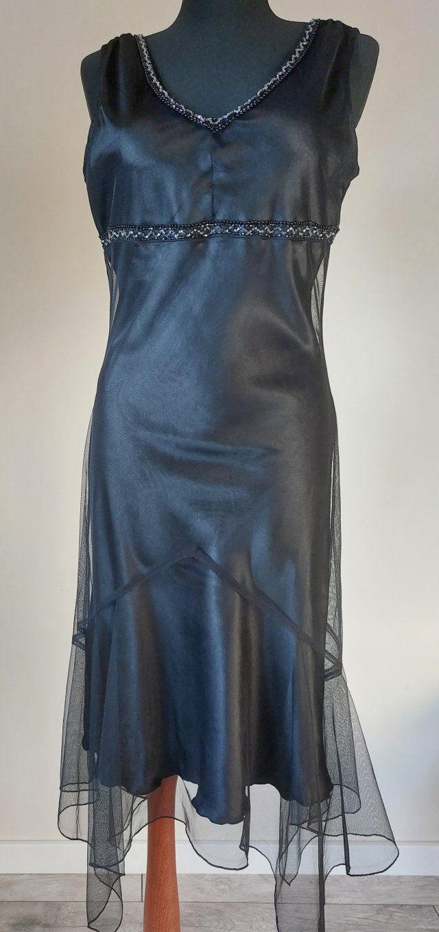 Czarna sukienka bieliźniana asymetryczna   skandynawska marka  M minimalizm  alternative