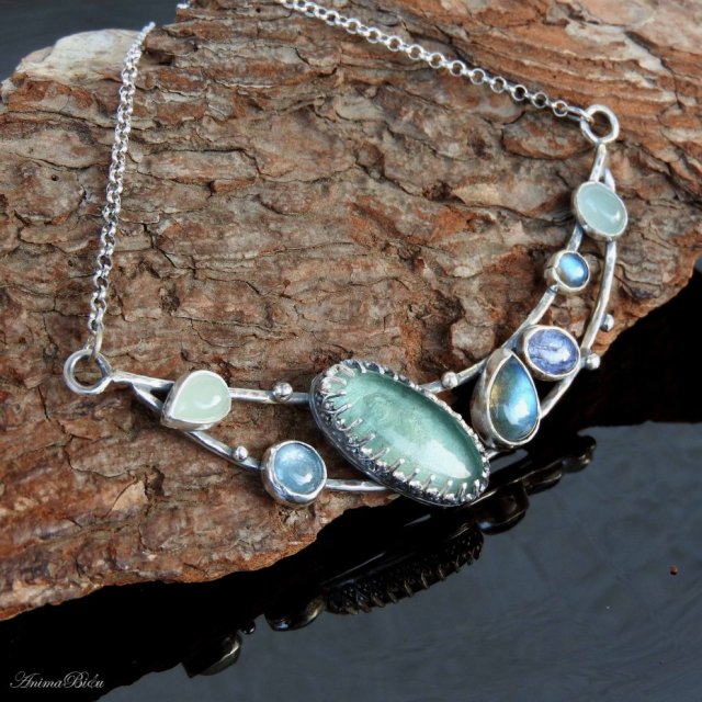 Naszyjnik srebrny z błękitnymi minerałami akwamaryn, kyanit tanzanit