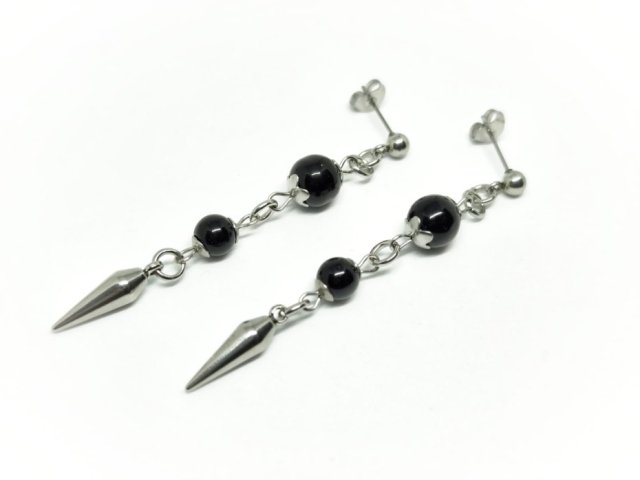 Czarne kolczyki wampirze z kolcem – gothic, dark, witchy, czarne rękdozieło