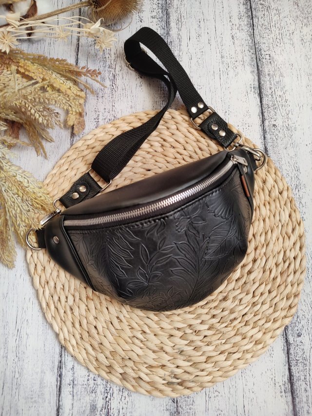 Nerka damska czarna z ekoskóry