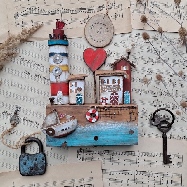 Wieszak z żeglarską przystanią