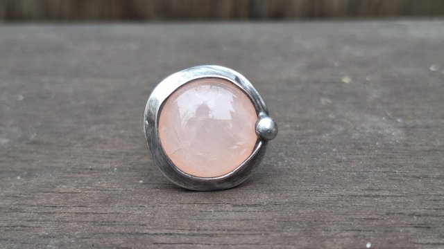 Różowy kwarc - pierścionek regulowany