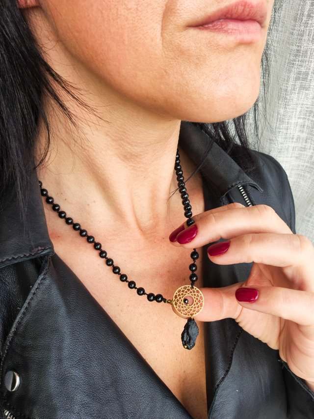 naszyjnik z czarnego turmalinu