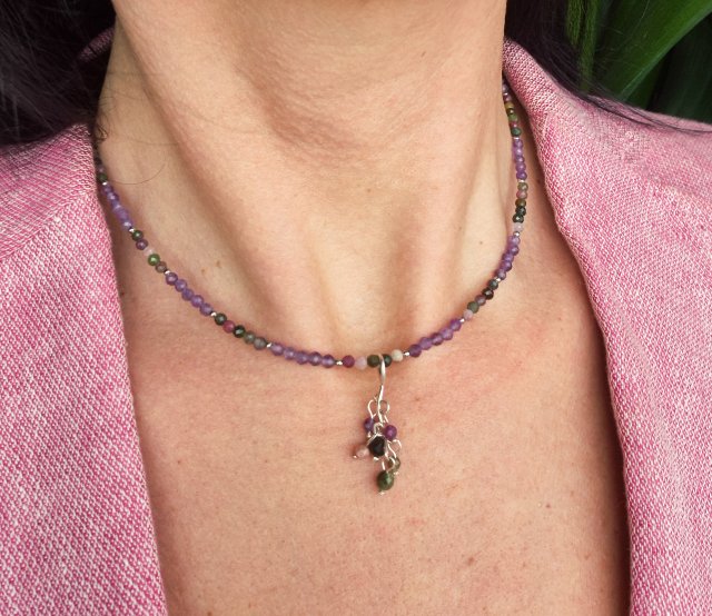 naszyjnik z ametytstów i turmalinów