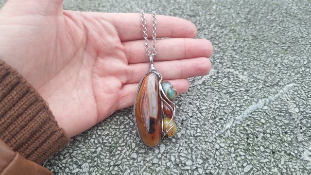 Dużo agatów - wisiorek