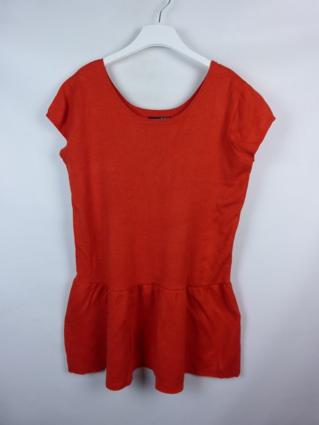 Atmosphere swetrowa sukienka mini z falbaną / 44-46