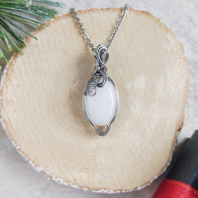 Naszyjnik Kwarc Mleczny "Zimowy Szept" stal chirurgiczna wisiorek handmade wirewrapping