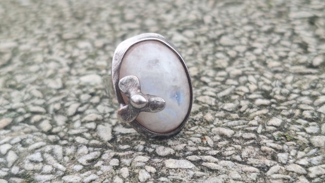 Kwiatuszkowy - pierścionek regulowany