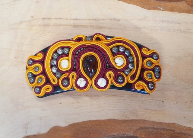 królewska spinka do włosów