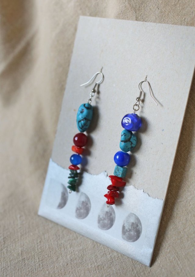 Asymetryczne księżycowe kolczyki