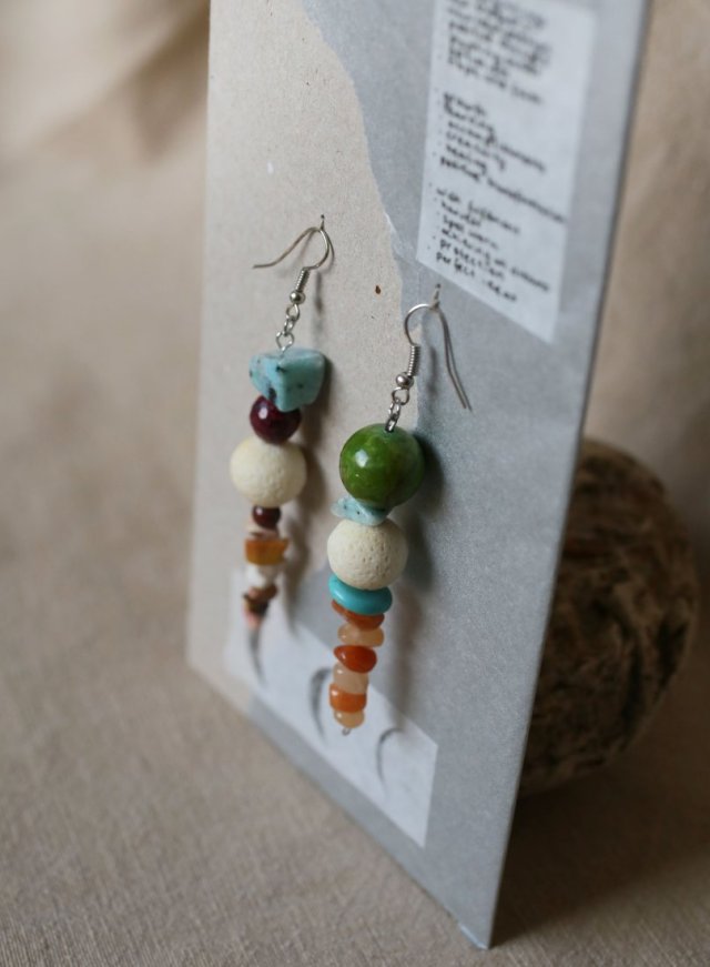 Asymetryczne księżycowe kolczyki