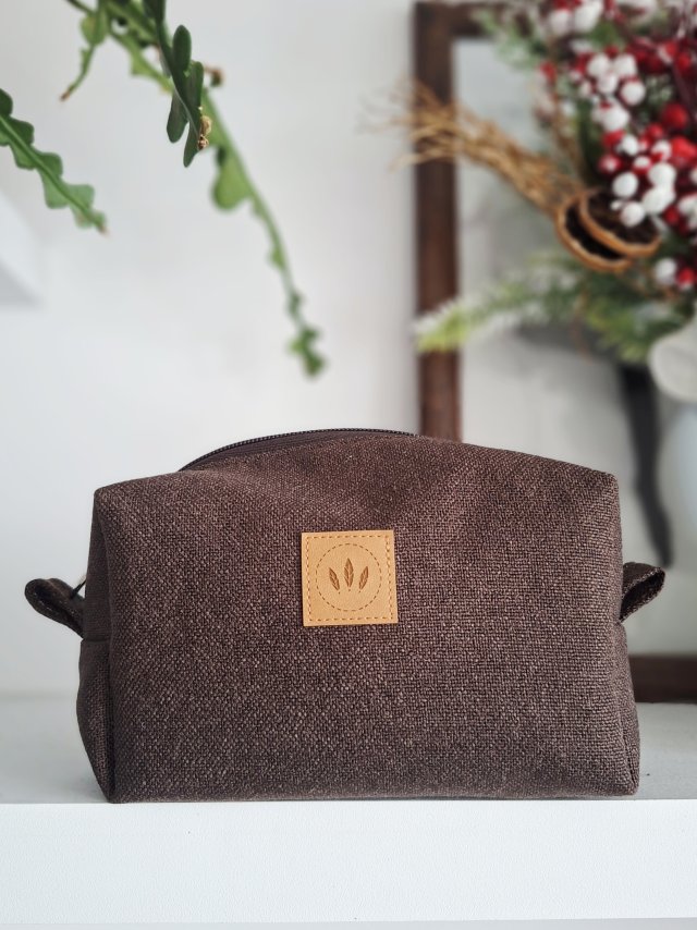 Kosmetyczka z czekoladowej 'lnianej' plecionki