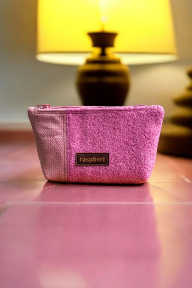 Różowa kosmetyczka MIDI