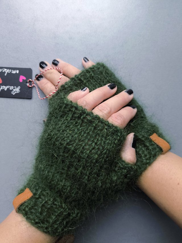 Puchate mitenki z moheru