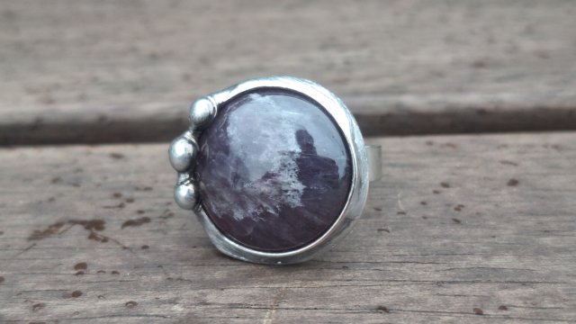 Ametyst i kropki - pierścionek regulowany