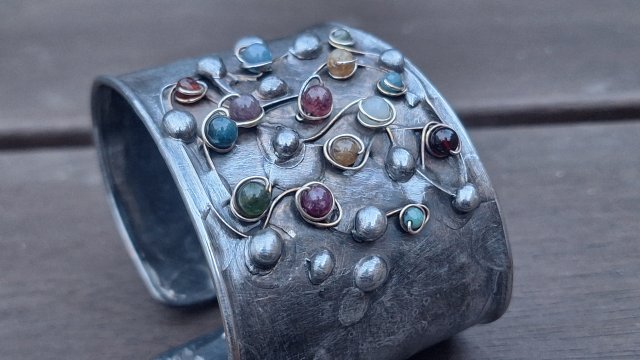 Układy scalone - bransoletka sznurkowa