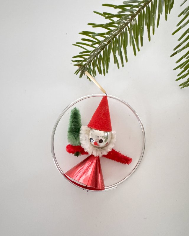 Mikołaj z choinką, ozdoba świąteczna, II połowa XX w.