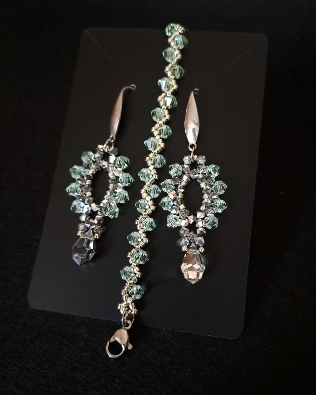 Kryształowy Komplet Biżuterii "Silver Chrysolite" - Delikatna Bransoletka i Wiszące Kolczyki