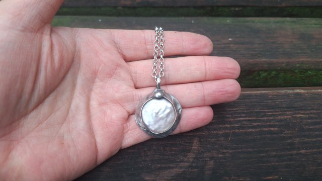 Perła po prostu - wisiorek