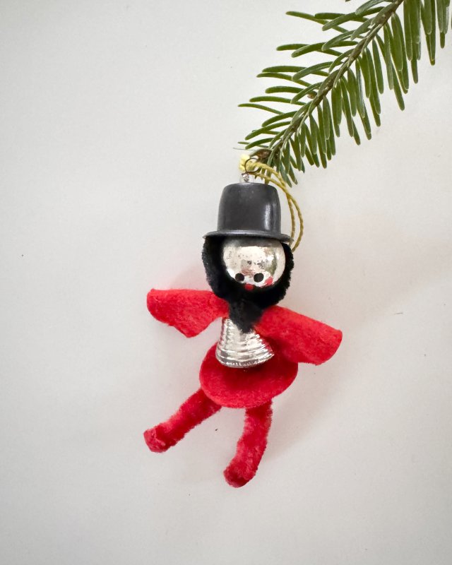 Zawieszka choinkowa ludzik z koralików, ręcznie wykonany