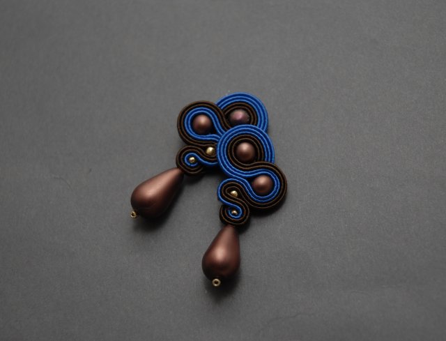 brązowo-kobaltowe klipsy sutasz