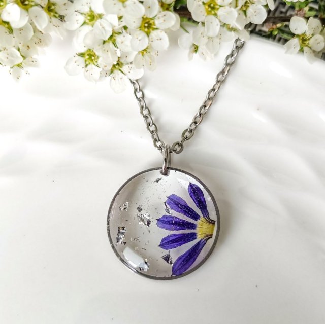Naszyjnik z kwiatkami scewoli