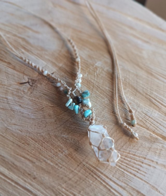 Naszyjnik z kryształem górskim