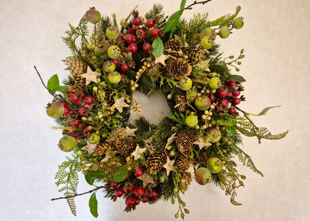 Wianek z dziką różą