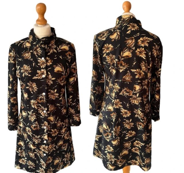 Czarna sukienka szmizjerka z kołnierzykiem Lolita w żółte złote kwiaty guziki