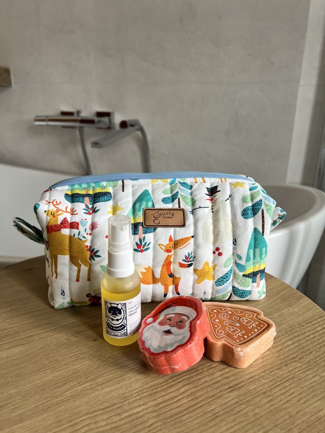 Kosmetyczka świąteczna