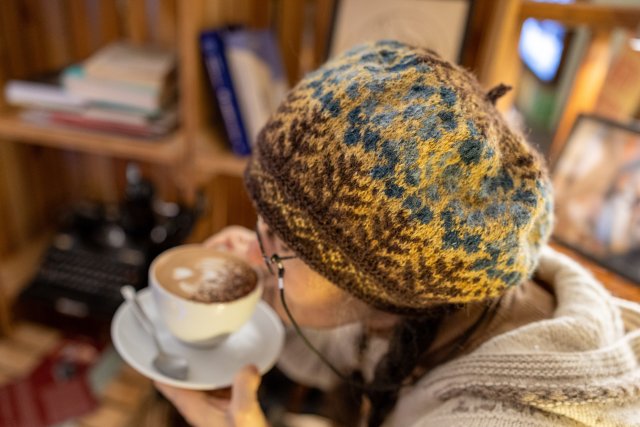 Czapka beret wełniana "Pole lnu"