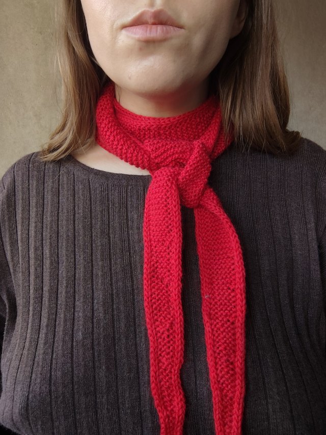 Czerwony wełniany duński szalik Sophie Wełna