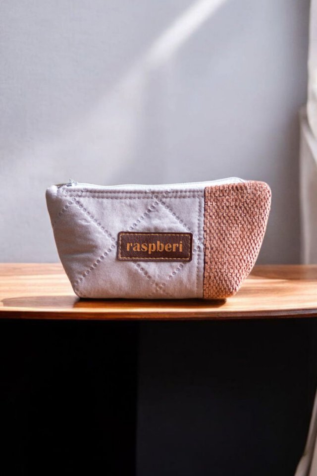 Mini szaro-różowa kosmetyczka